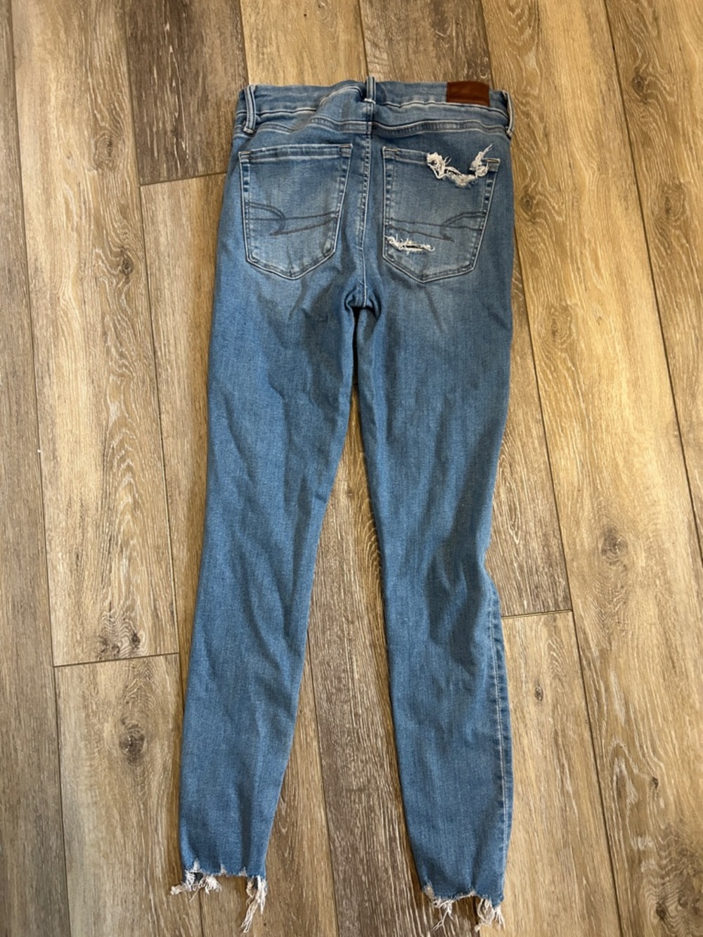 American Eagle Outfitters Distressed Light Blue Skinny Jeans- Great shape! - Picture 3 of 6